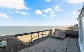 Penthouse App Met Imposant & Eindeloos Zeezicht
